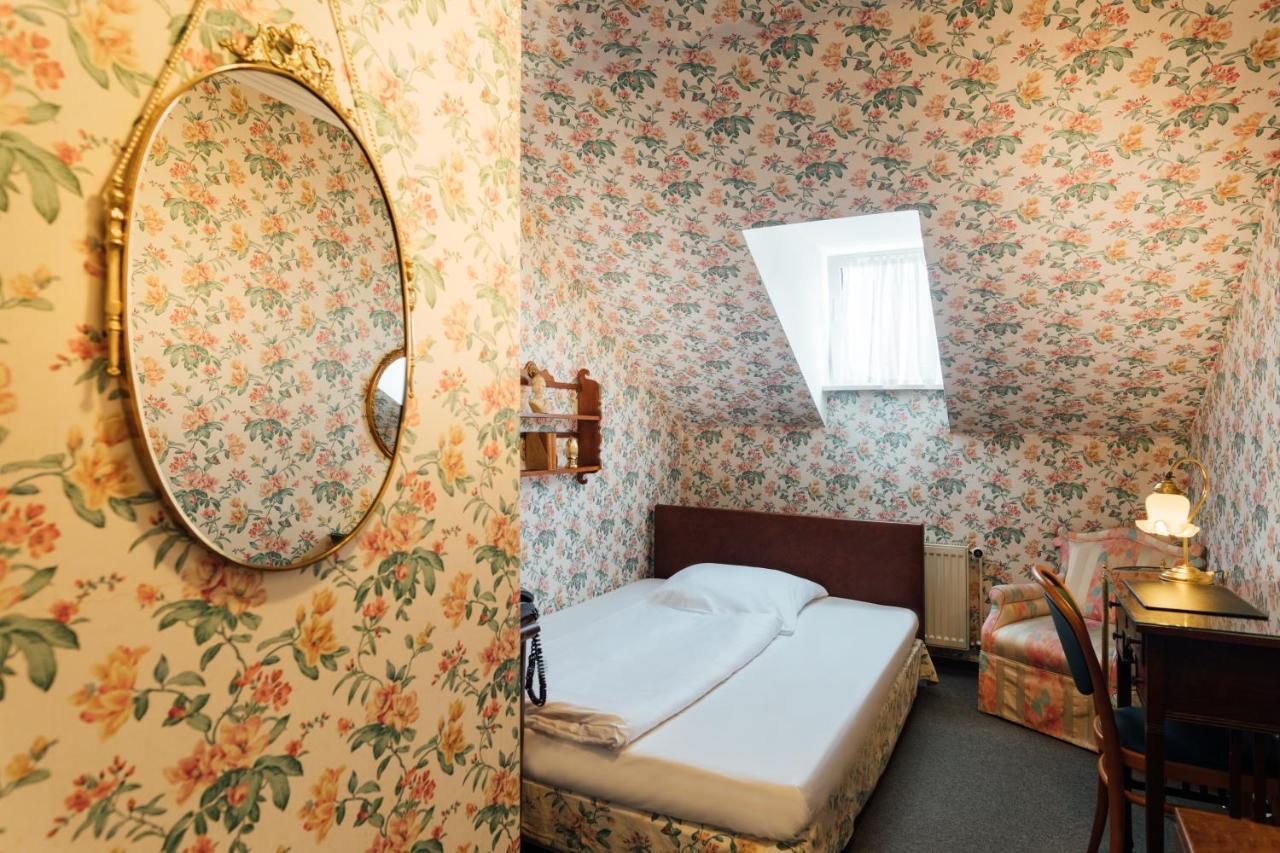 Das Kleine Hotel In Ruhiger Stadtlage Wiesbaden Eksteriør bilde